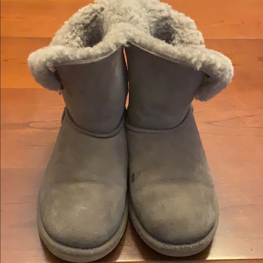 Ugg Boots Barely Worn Button Side